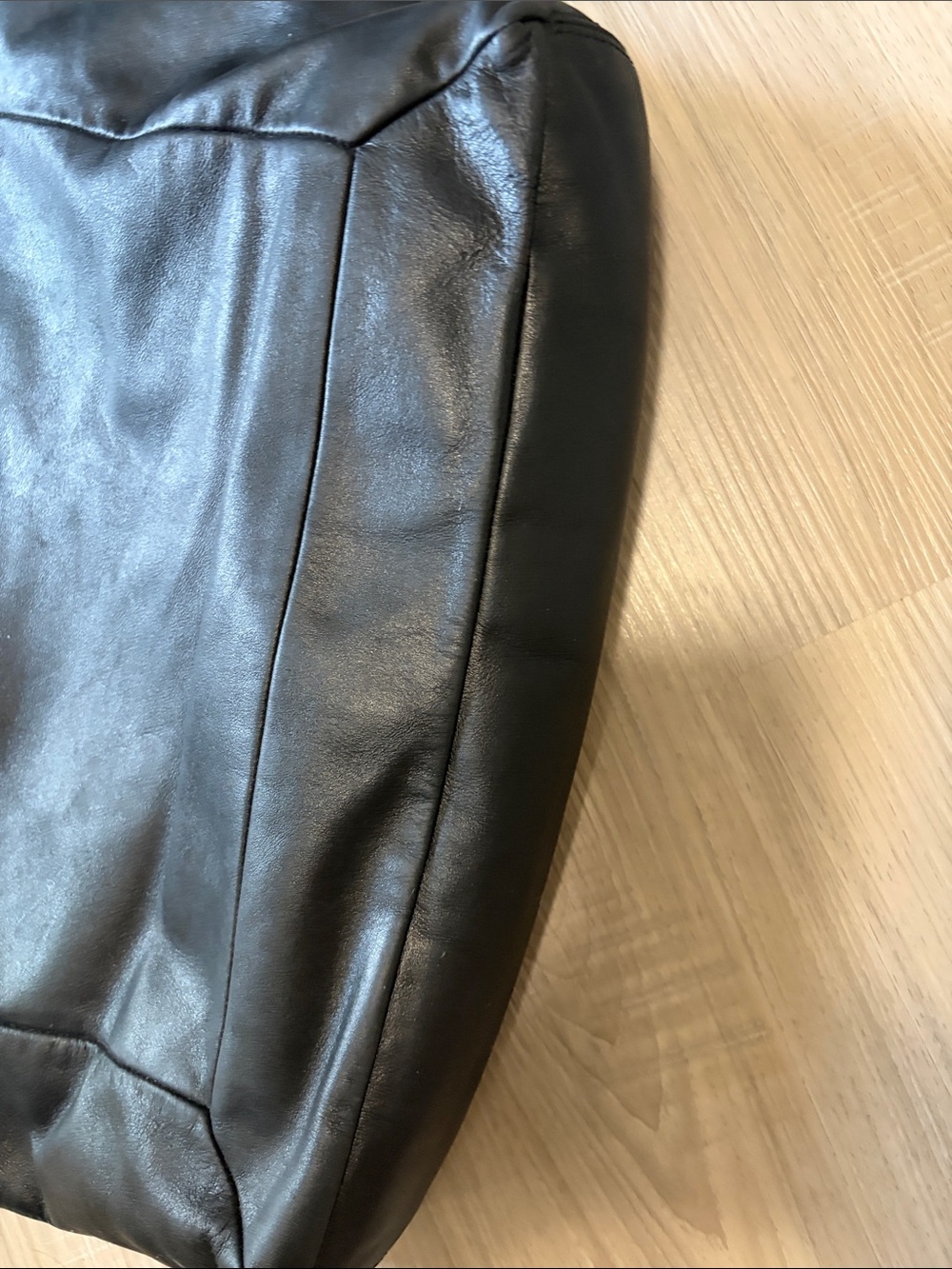 Vintage- Black Leather Tote with Gold Corner Accents - Coach - Picture 3 of 9